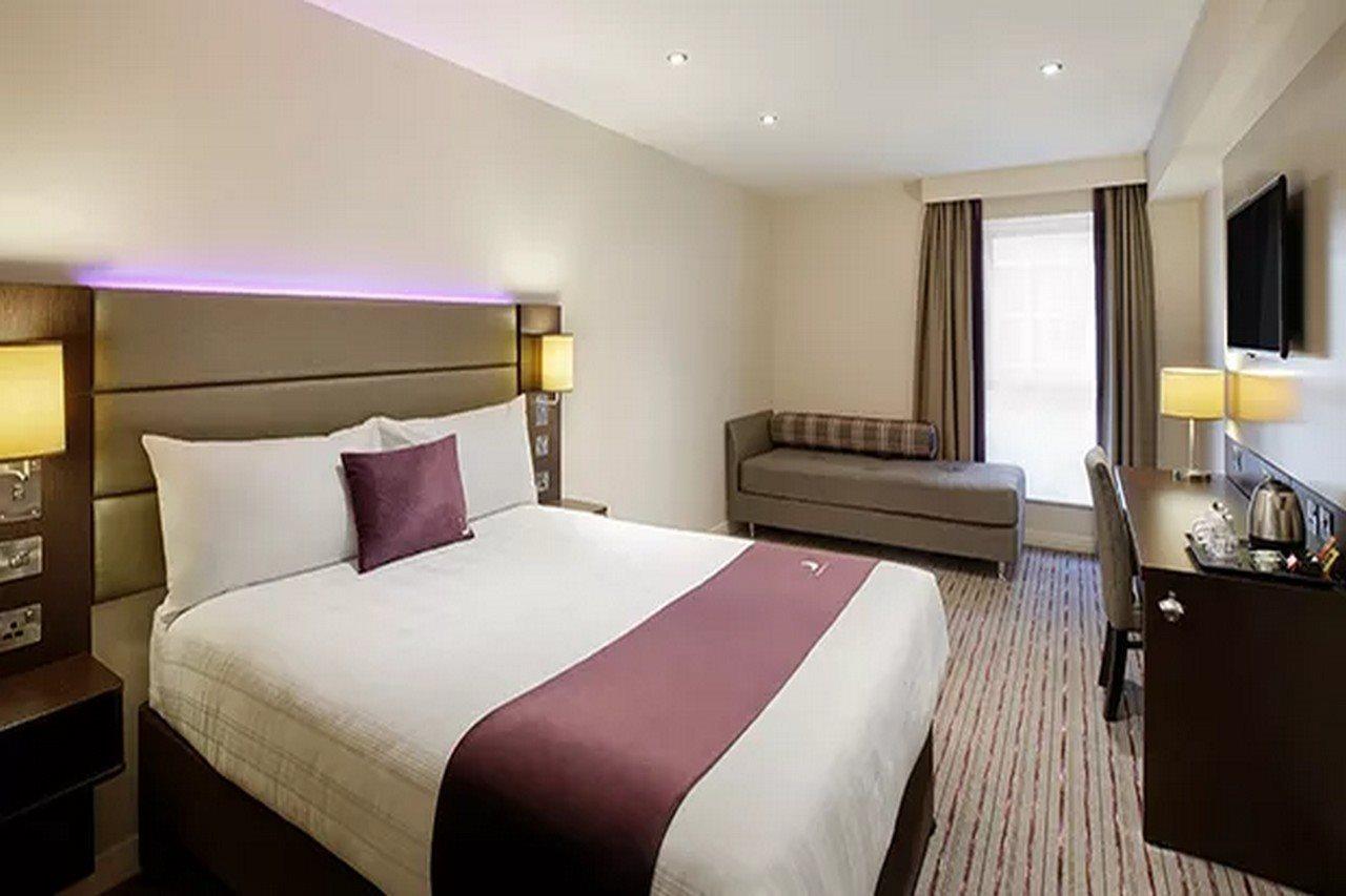 Premier Inn Manchester West Didsbury エクステリア 写真