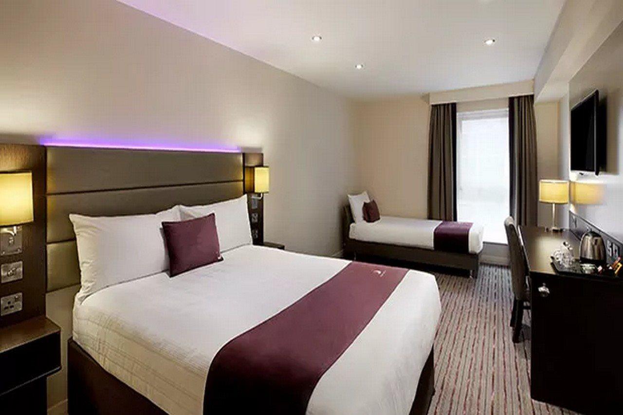 Premier Inn Manchester West Didsbury エクステリア 写真