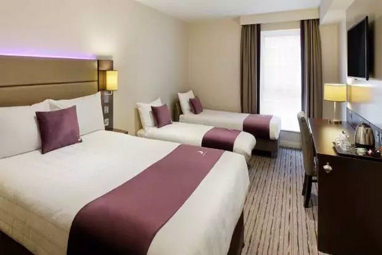 Premier Inn Manchester West Didsbury エクステリア 写真